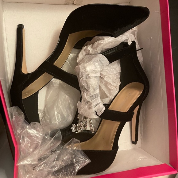 Black suede heels size 8 with some bling bling - Picture 4 of 4